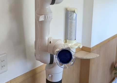 口腔外バキュームを用いて徹底的に集塵しています。