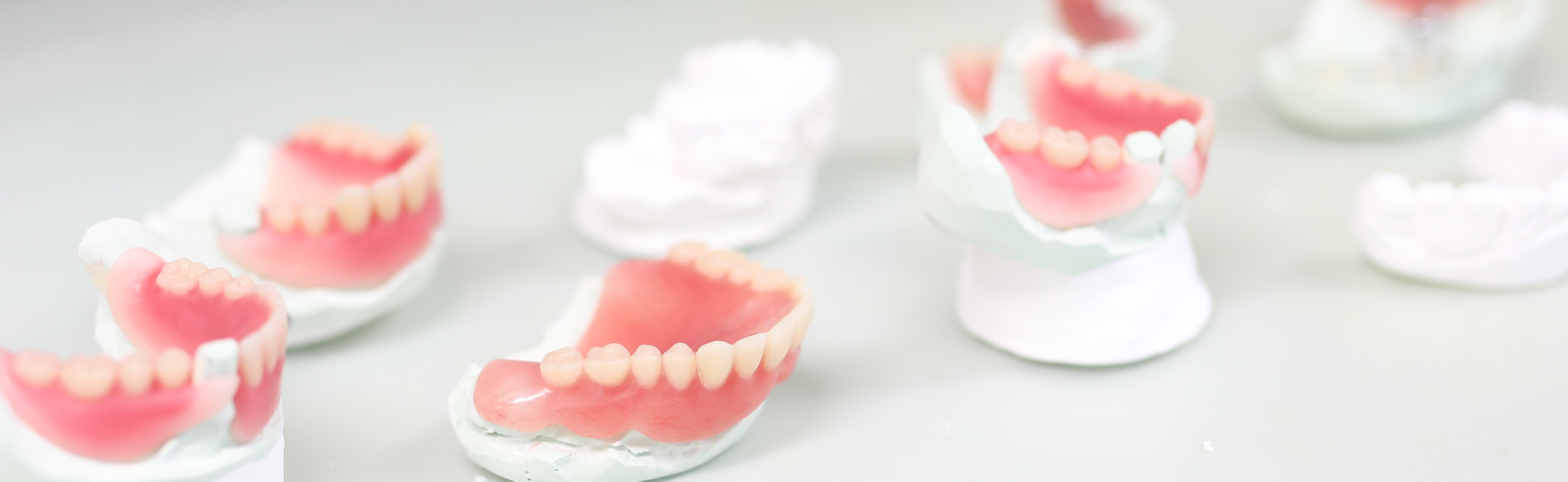 技工室完備技工士がいるから安心即日対応の入れ歯